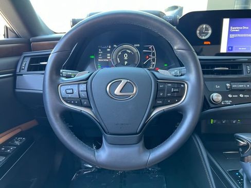 Used 2025 Lexus ES 300h w/ Premium Package FWD image 44