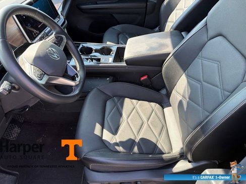 Used 2024 Volkswagen Atlas SE w/ Black Wheel Package FWD image 13
