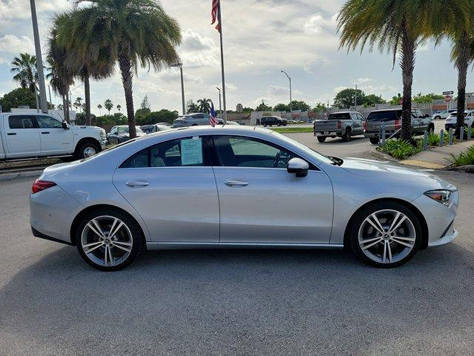 Used 2022 Mercedes-Benz CLA 250 image 4
