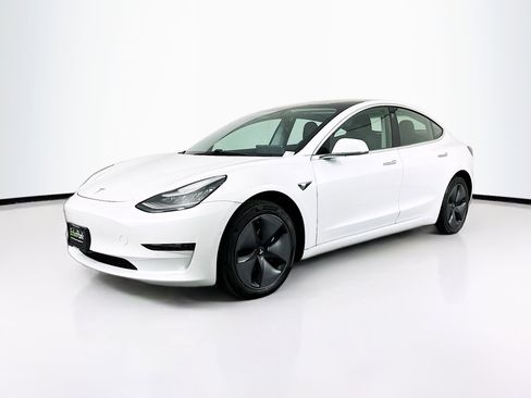 Used 2020 Tesla Model 3 Standard Range Plus image 3