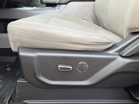 Used 2019 Ford F250 XLT w/ XLT Premium Package image 21