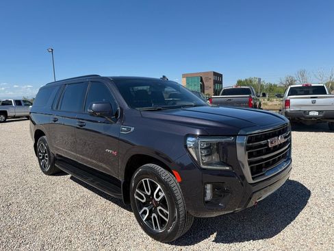 Used 2023 GMC Yukon XL AT4 w/ Technology Package AWD/4WD image 2