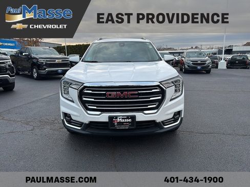 Certified 2022 GMC Terrain SLT image 2