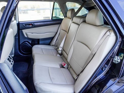 Used 2017 Subaru Outback 2.5i Limited image 23