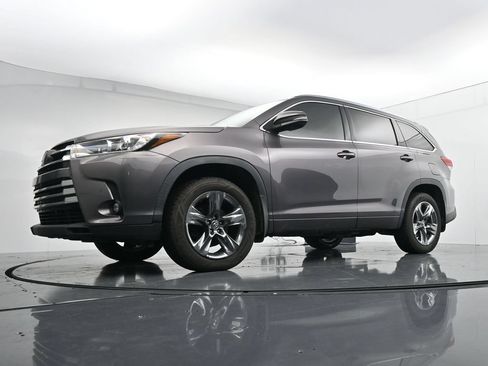 Used 2019 Toyota Highlander Limited Platinum AWD/4WD image 31