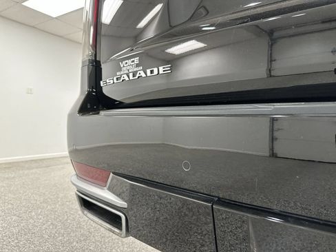Used 2022 Cadillac Escalade Premium Luxury AWD/4WD image 37