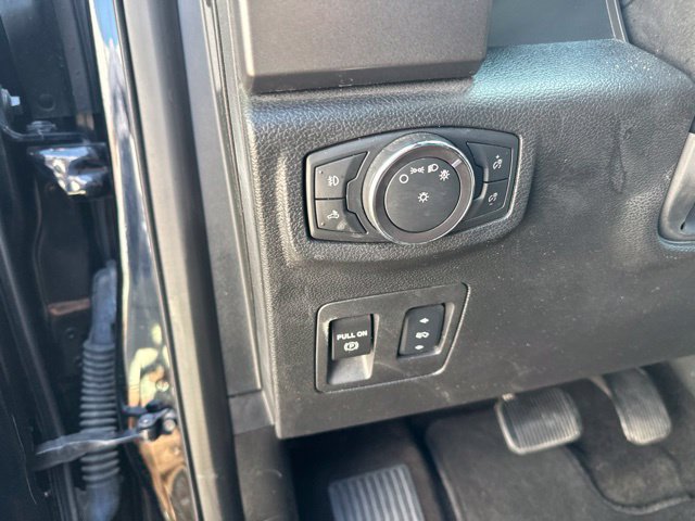 Used 2018 Ford F150 XLT w/ Equipment Group 302A Luxury AWD/4WD image 19