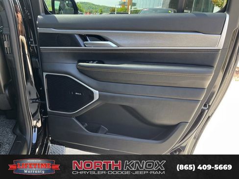 New 2026 Jeep Grand Wagoneer L 4WD image 28