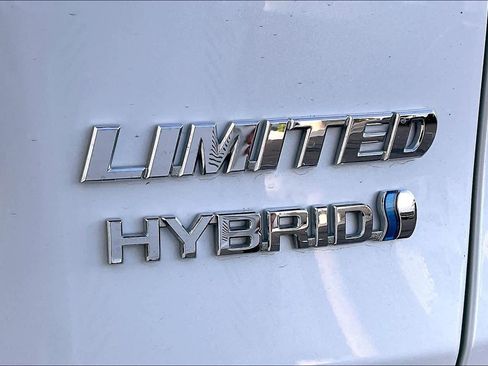 Used 2023 Toyota RAV4 Limited image 9