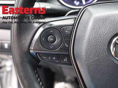Used 2022 Toyota Camry SE FWD image 14