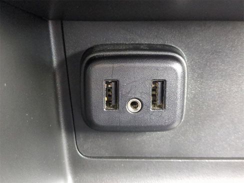 Used 2022 GMC Canyon Elevation Standard w/ Convenience Package image 23