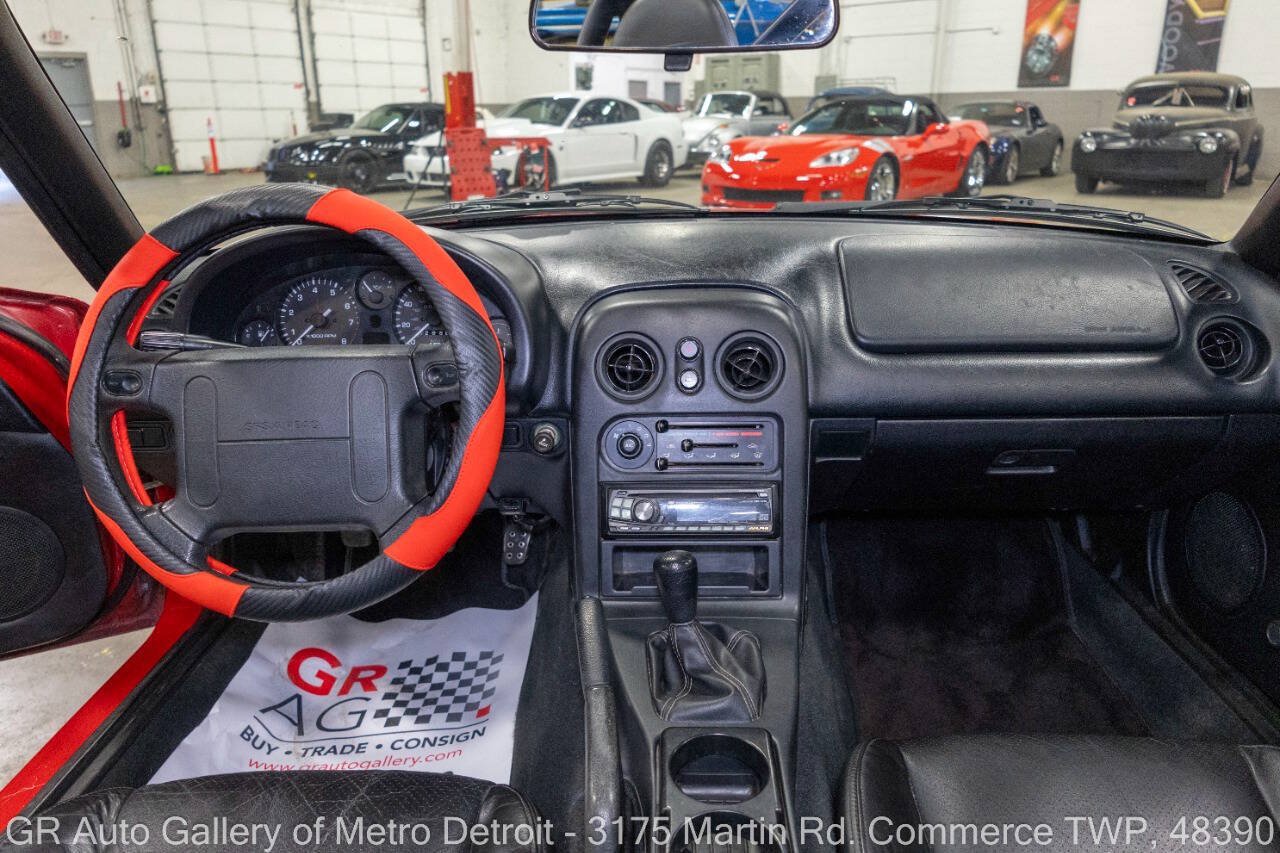 Used 1996 MAZDA MX-5 Miata RWD image 15