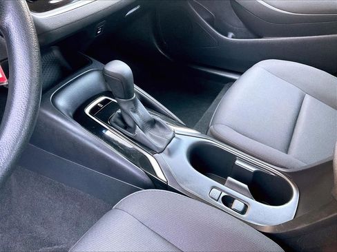 Used 2025 Toyota Corolla LE FWD image 20