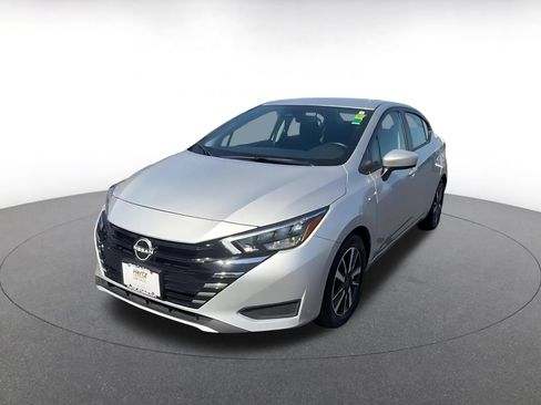 Used 2025 Nissan Versa SV FWD image 7