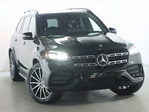 Used 2022 Mercedes-Benz GLS 450 4MATIC image 2