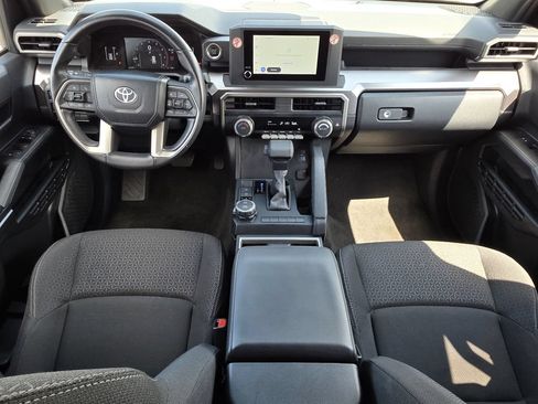 Used 2025 Toyota 4Runner SR5 AWD/4WD image 18