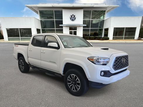Used 2022 Toyota Tacoma TRD Sport image 1