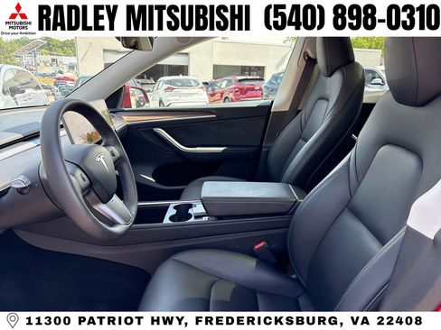 Used 2024 Tesla Model Y Long Range AWD/4WD image 3