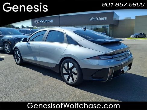 Certified 2024 Hyundai Ioniq 6 SE RWD image 3