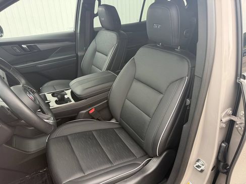 Used 2026 Buick Enclave Sport Touring AWD/4WD image 21