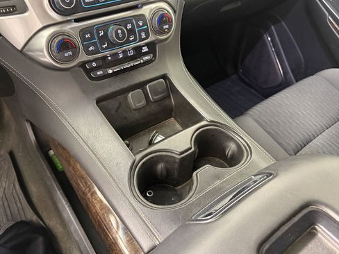 Used 2018 Chevrolet Suburban LS w/ All-Season Package image 28