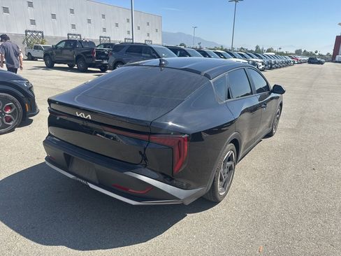 Used 2025 Kia K4 EX image 6