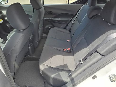 New 2025 Nissan Kicks Play S image 5