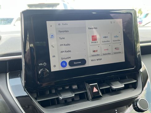 Used 2025 Toyota Corolla LE AWD/4WD image 17
