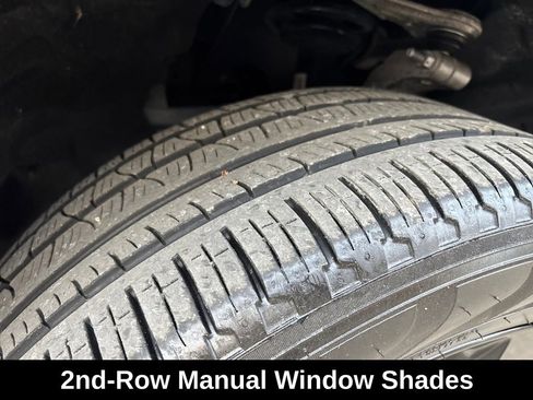 Used 2024 Jeep Grand Cherokee Limited w/ Luxury Tech Group II image 35