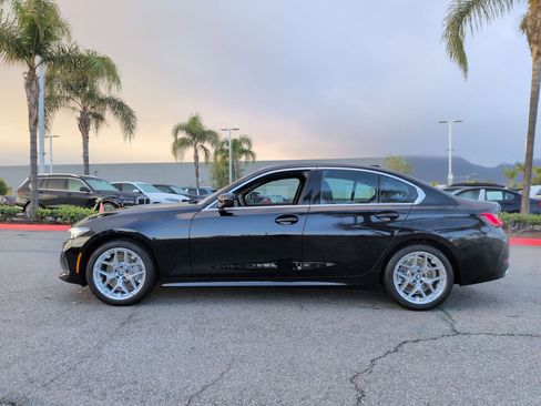 Used 2025 BMW 330i Sedan w/ Convenience Package image 7