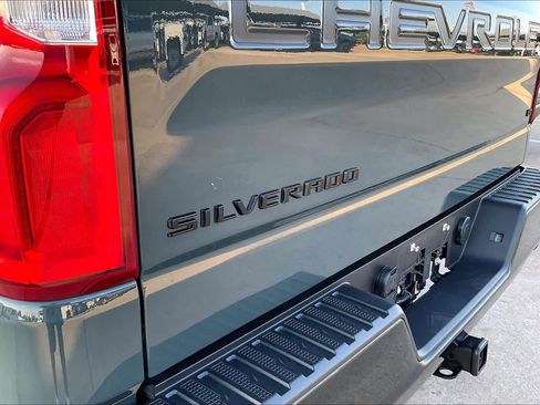 Used 2025 Chevrolet Silverado 1500 LT Trail Boss w/ Convenience Package II AWD/4WD image 31