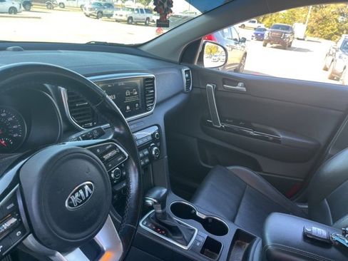 Used 2020 Kia Sportage EX image 10