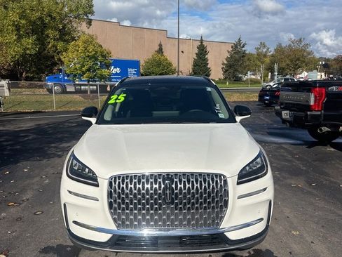 New 2025 Lincoln Corsair AWD w/ Equipment Group 101A image 2