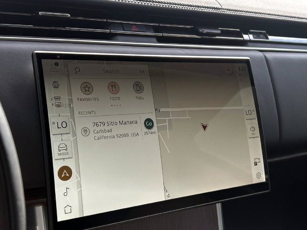Used 2025 Land Rover Range Rover SE AWD/4WD image 28