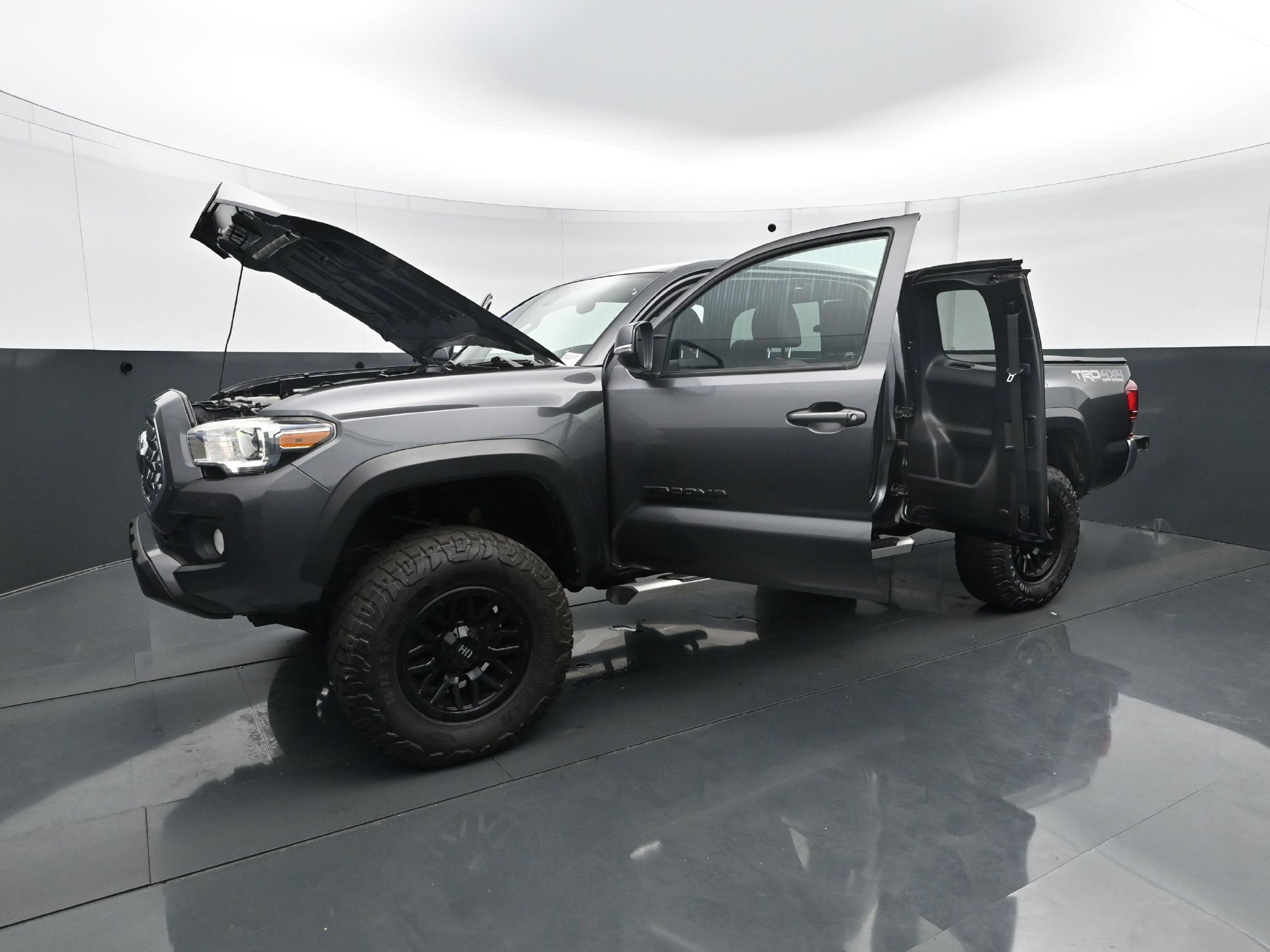 Used 2019 Toyota Tacoma TRD Off-Road AWD/4WD image 28