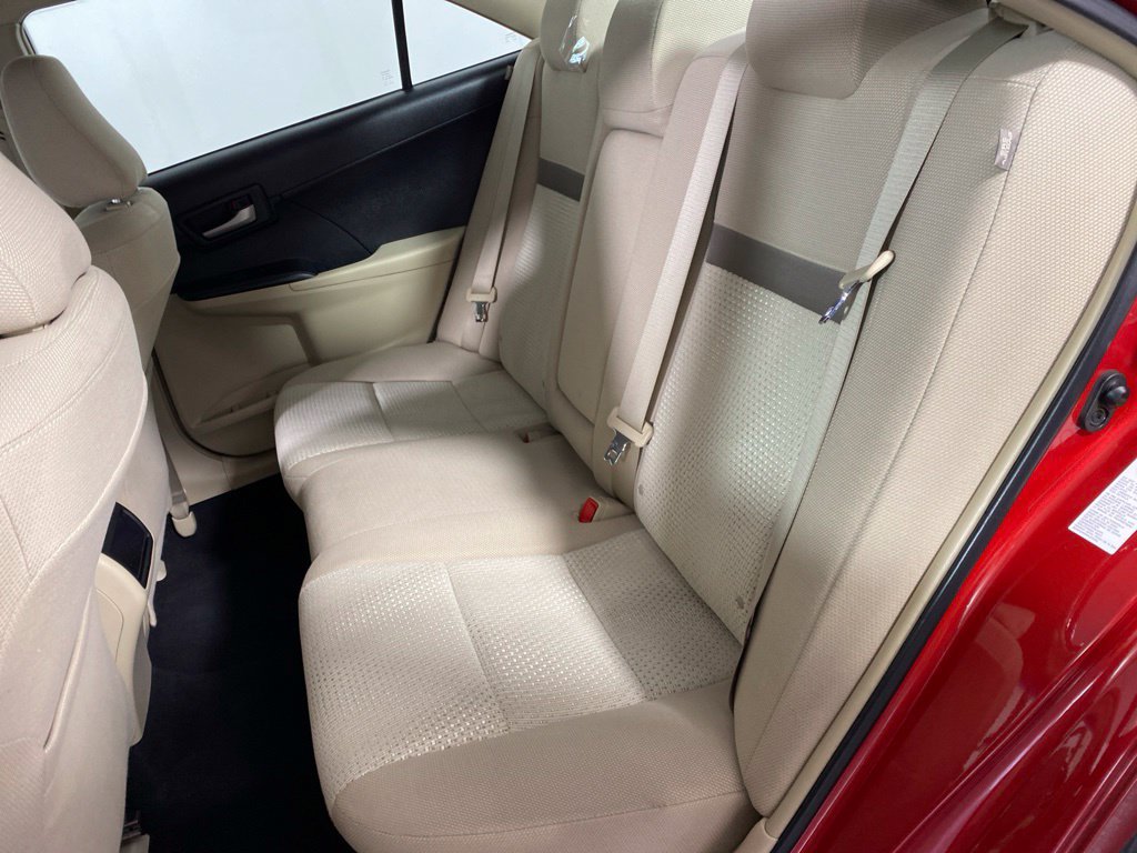 Used 2013 Toyota Camry LE FWD image 14