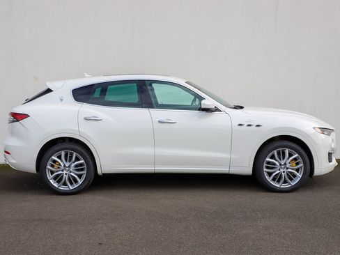Used 2022 Maserati Levante GT image 3