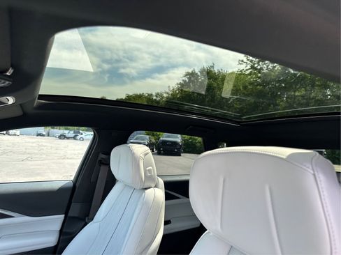 Certified 2024 Cadillac Lyriq Luxury AWD/4WD image 22