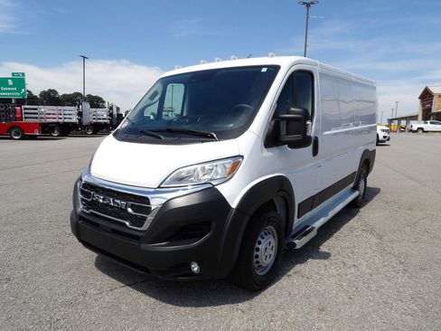 Used 2025 RAM ProMaster 2500 w/ U-Haul Equipment Group FWD image 57
