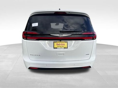 New 2026 Chrysler Pacifica Pinnacle image 6