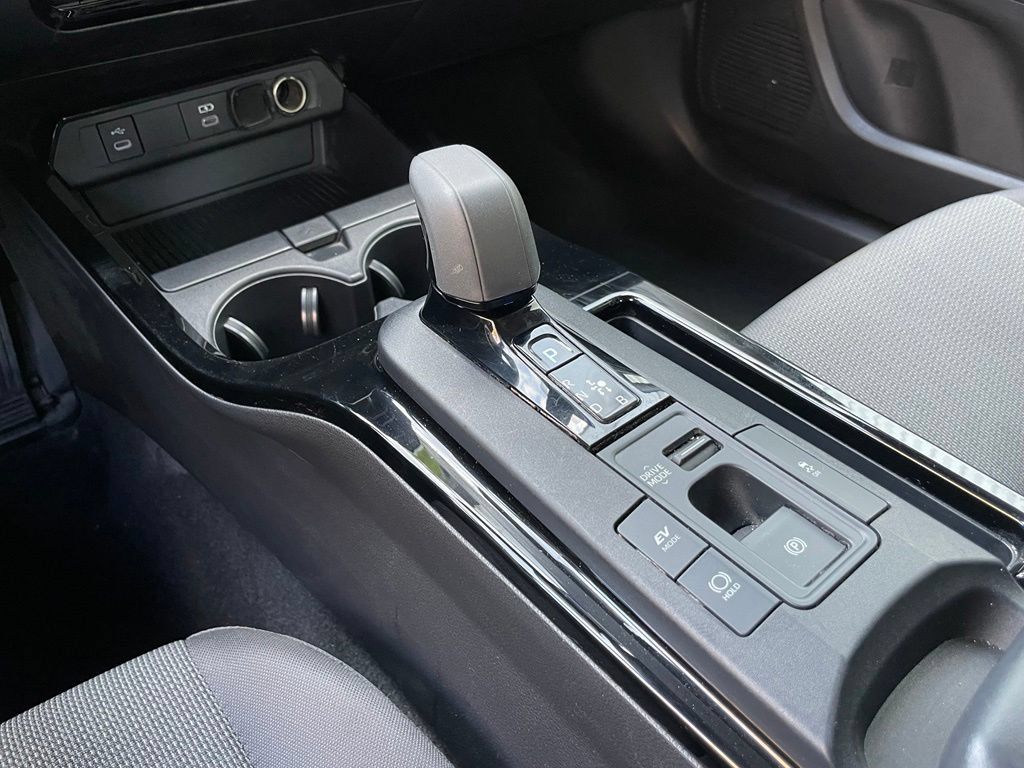 Used 2025 Toyota Prius LE FWD image 20