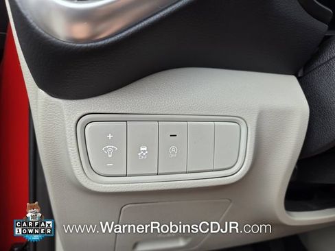 Used 2025 Kia Soul LX w/ LX Technology Package FWD image 31
