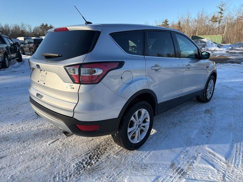Used 2017 Ford Escape SE image 8