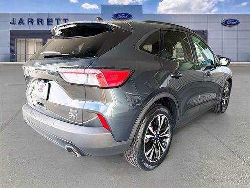 Certified 2022 Ford Escape SE w/ SE Sport Appearance Package FWD image 8