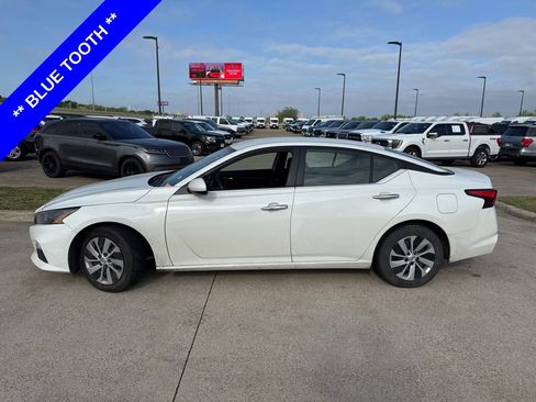 Used 2022 Nissan Altima 2.5 S image 3