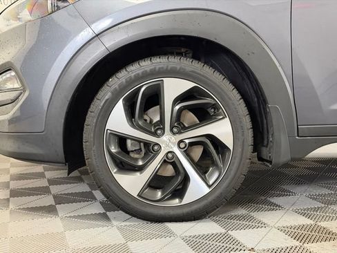 Used 2018 Hyundai Tucson Limited w/ Ultimate Package 02 FWD image 12
