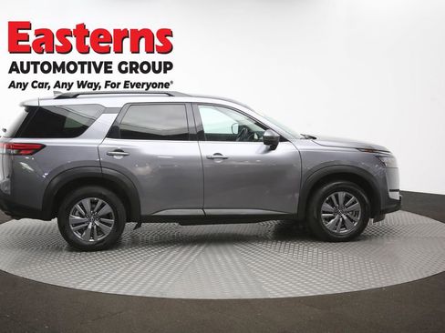 Used 2024 Nissan Pathfinder SV image 43