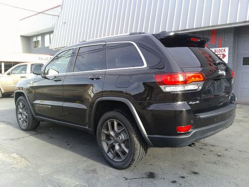 Used 2020 Jeep Grand Cherokee Laredo w/ Quick Order Package 2BN North image 4