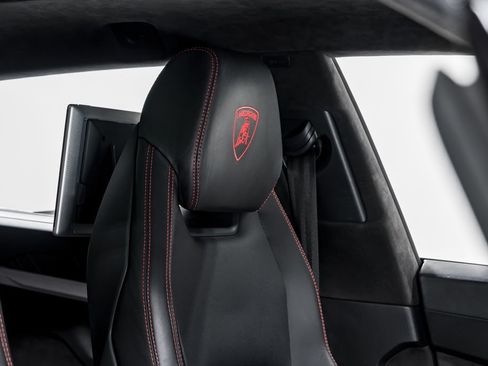 Used 2020 Lamborghini Urus AWD/4WD image 37