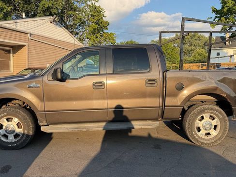 Used 2006 Ford F150 XLT AWD/4WD image 2